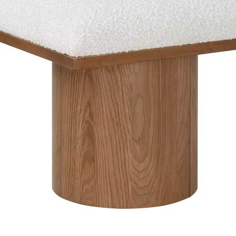 Panca in tessuto bouclé color crema, imbottita, struttura in legno di noce, 1 posto