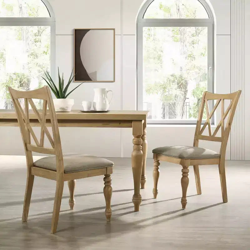 Sedia da pranzo in rovere chiaro con schienale a croce, imbottita beige, set da 2