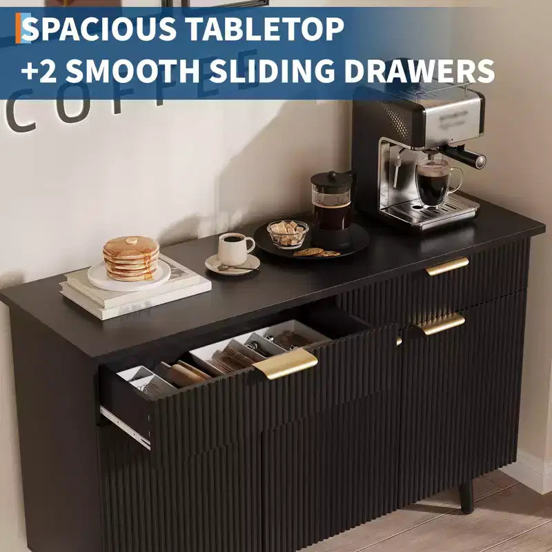 Credenza con buffet nera scanalata con cassetti e ripiani, montaggio in 1 persona