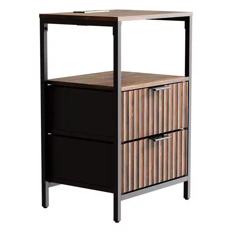 Comodino singolo marrone con 2 cassetti e 1 ripiano, con presa elettrica