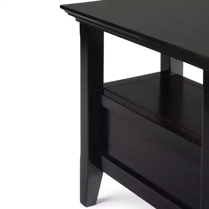 Tavolino laterale stretto Hickory Brown con cassetto e ripiano aperto, in pino, montaggio per 1 persona